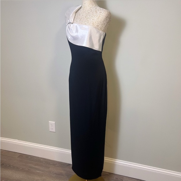 Cache Black and White One Shoulder Dress - Picture 12 of 14